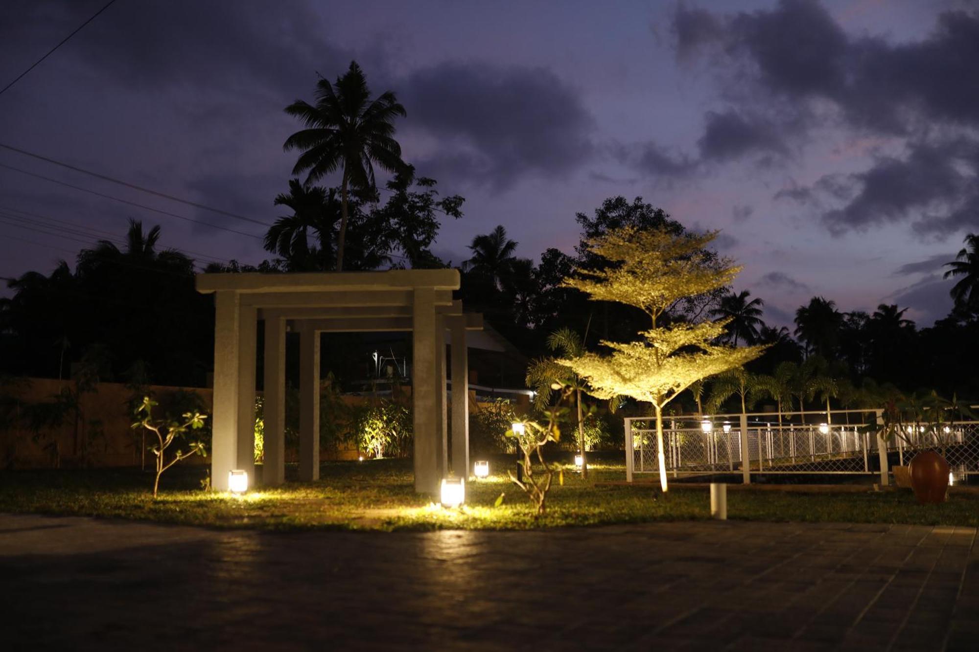 Leela'S 7Th Heaven Resort & Spa Trikunnapuzha 외부 사진